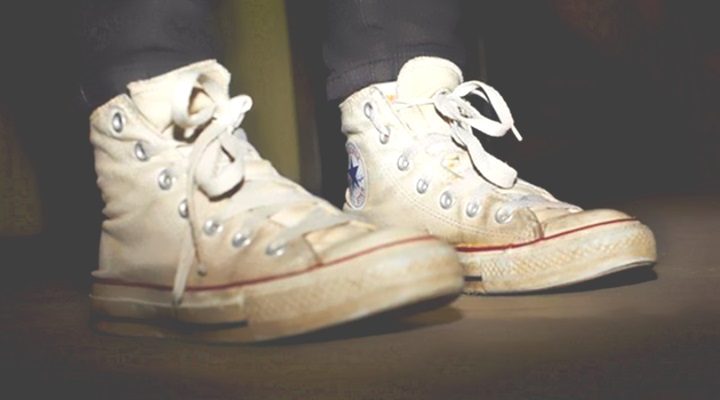 A STEP BY STEP GUIDE ON HOW TO CLEAN CONVERSE