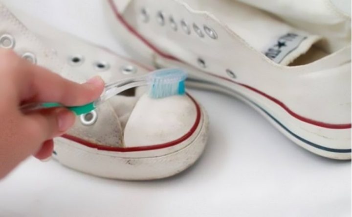 Guide On How To Clean Converse Shoes